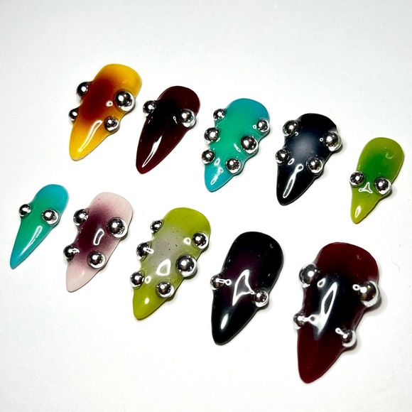 PIERCED AURAS ๐ฉถ press on nails - Picture 2 of 3